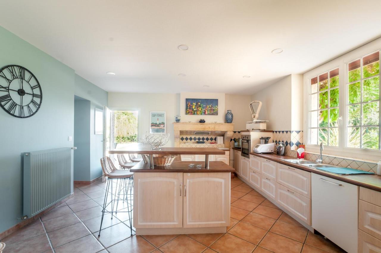 Vila Chez Annie Et William Montpouillan Exteriér fotografie